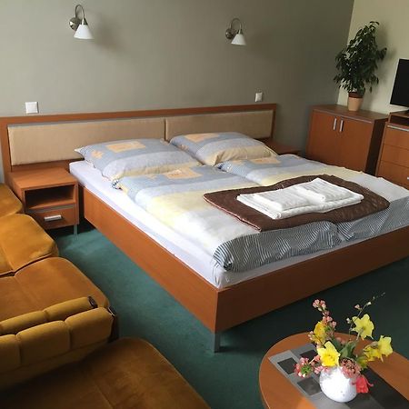 Apartman Darmon 피에슈타니 외부 사진