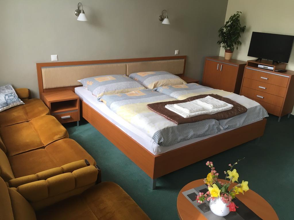 Apartman Darmon 피에슈타니 외부 사진